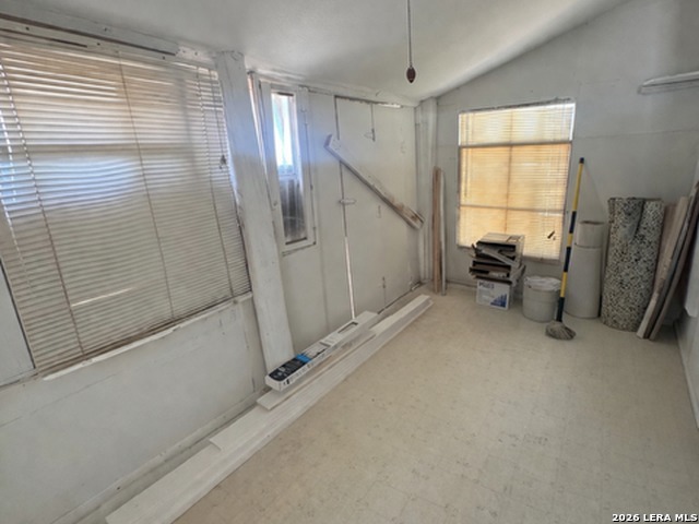 217 N Park Avenue Karnes City TX 78118