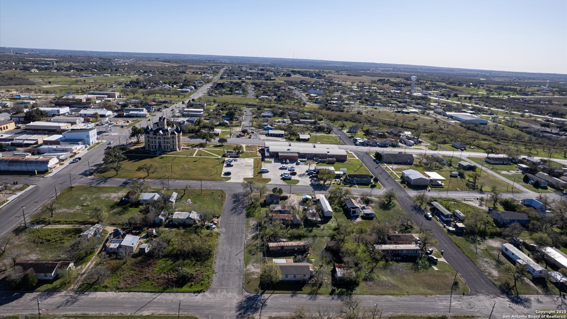 217 N Park Avenue Karnes City TX 78118
