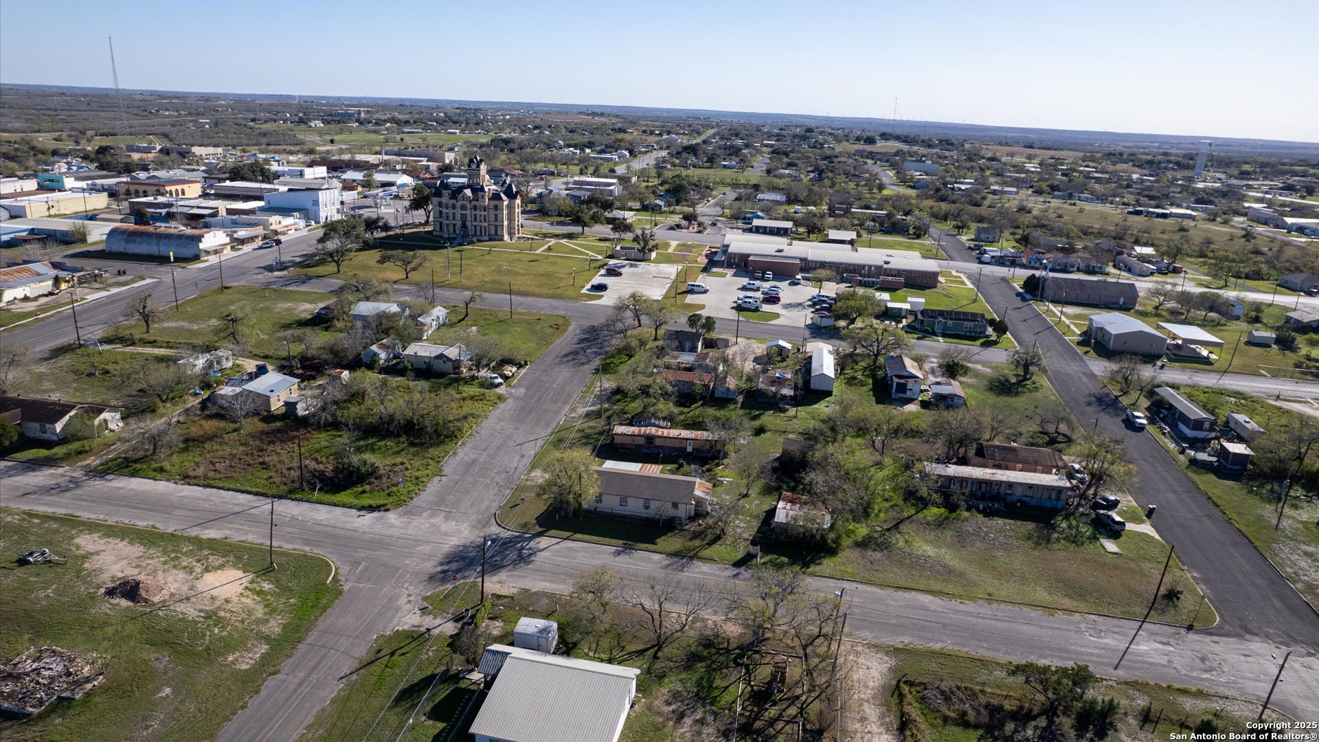 217 N Park Avenue Karnes City TX 78118