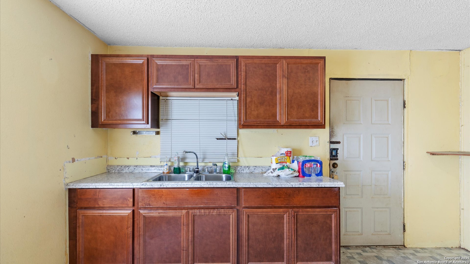 217 N Park Avenue Karnes City TX 78118