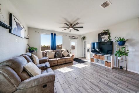 1390 Rios Bend Drive New Braunfels TX 78130