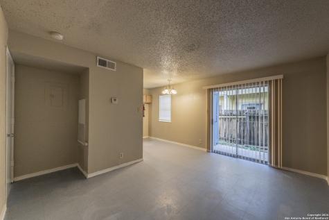 1634 W Woodlawn San Antonio TX 78201