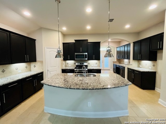 8221 Dublin Forest San Antonio TX 78253