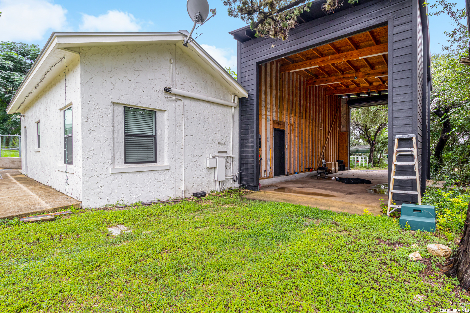 21875 Scenic Loop Road San Antonio TX 78255