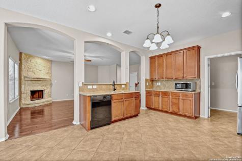 9211 Rainbow Creek San Antonio TX 78245
