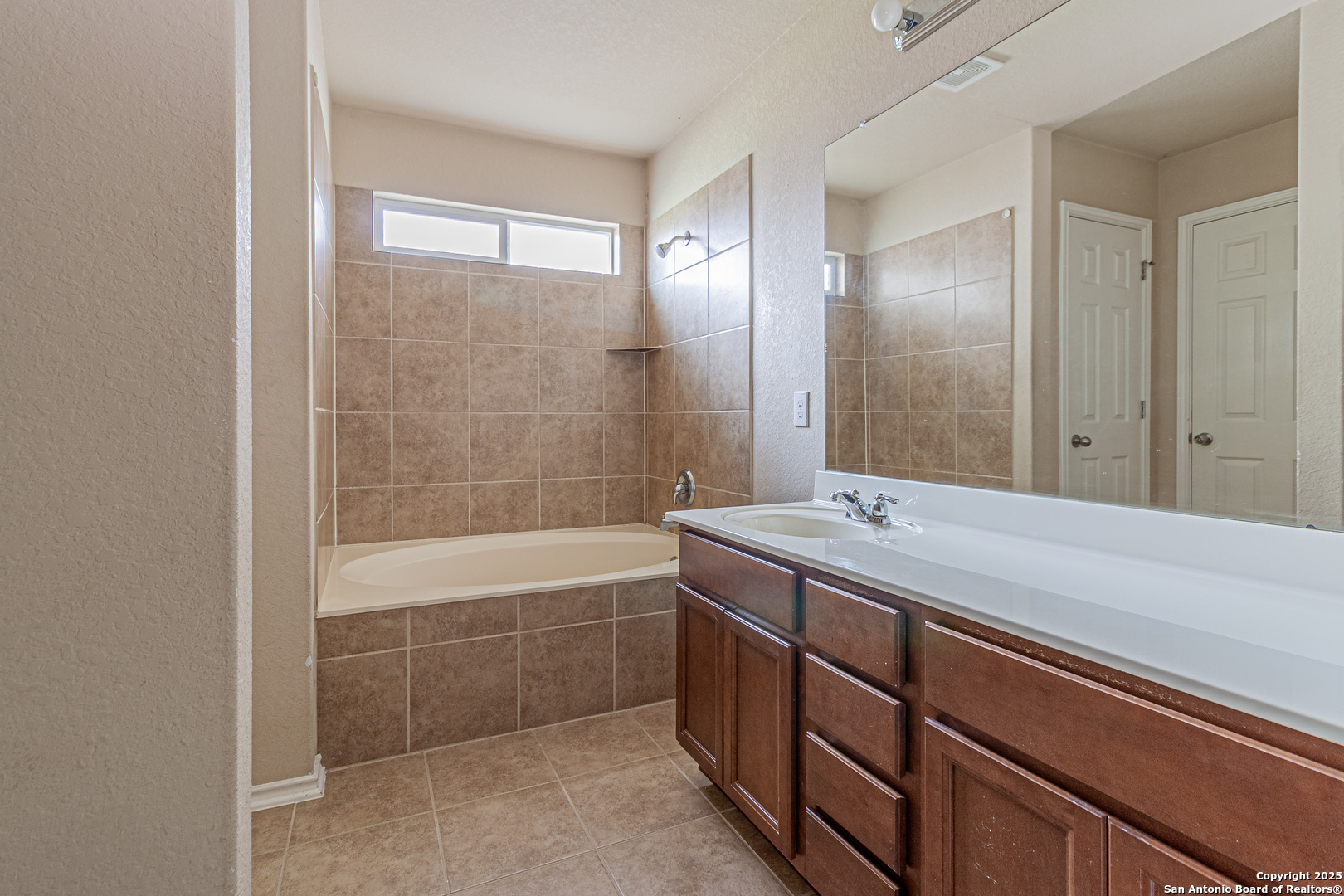 139 Nesting Garden San Antonio TX 78253