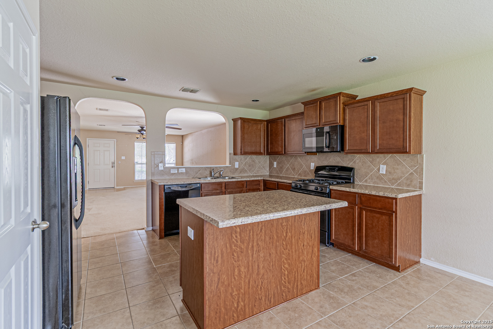 139 Nesting Garden San Antonio TX 78253