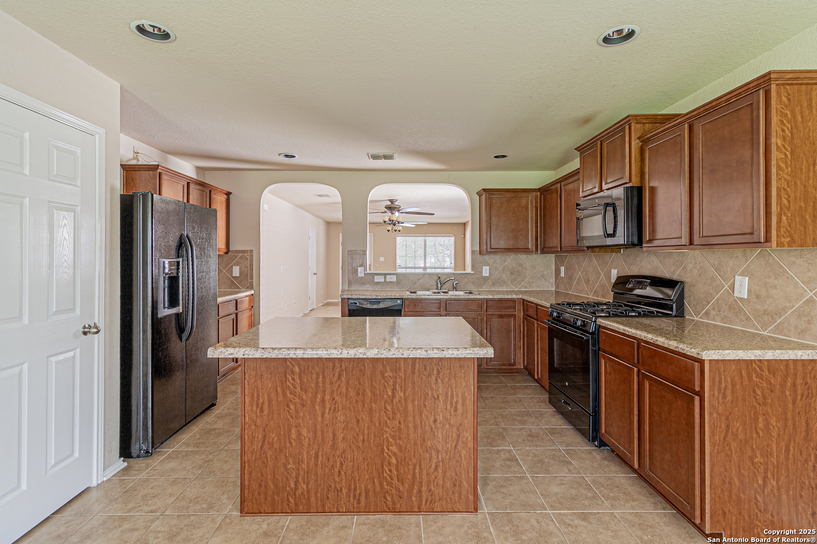 139 Nesting Garden San Antonio TX 78253