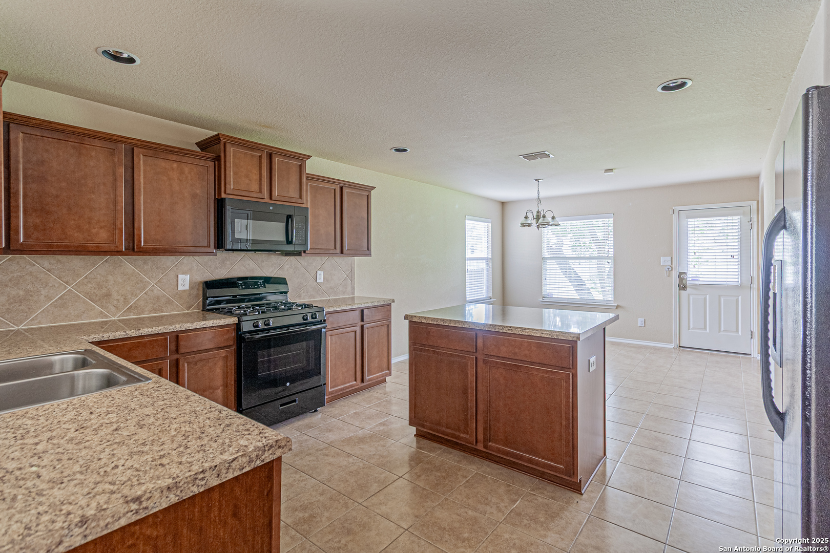 139 Nesting Garden San Antonio TX 78253