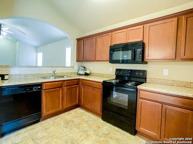 9622 Copper Rock Converse TX 78109