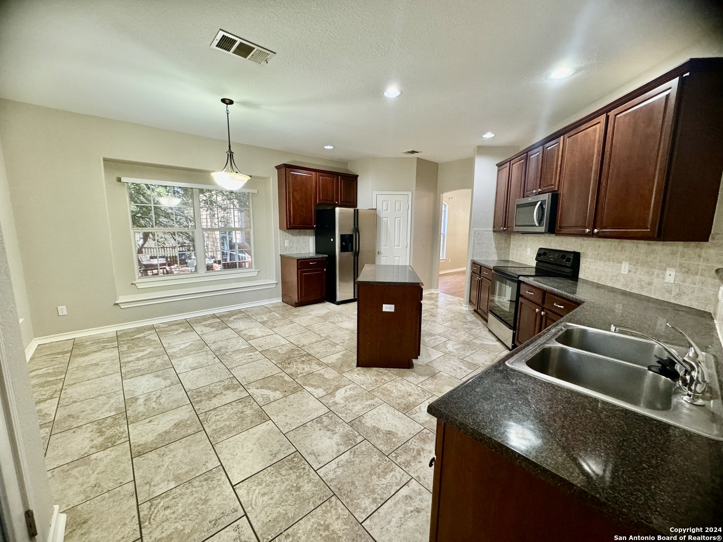 952 Persian Garden San Antonio TX 78260