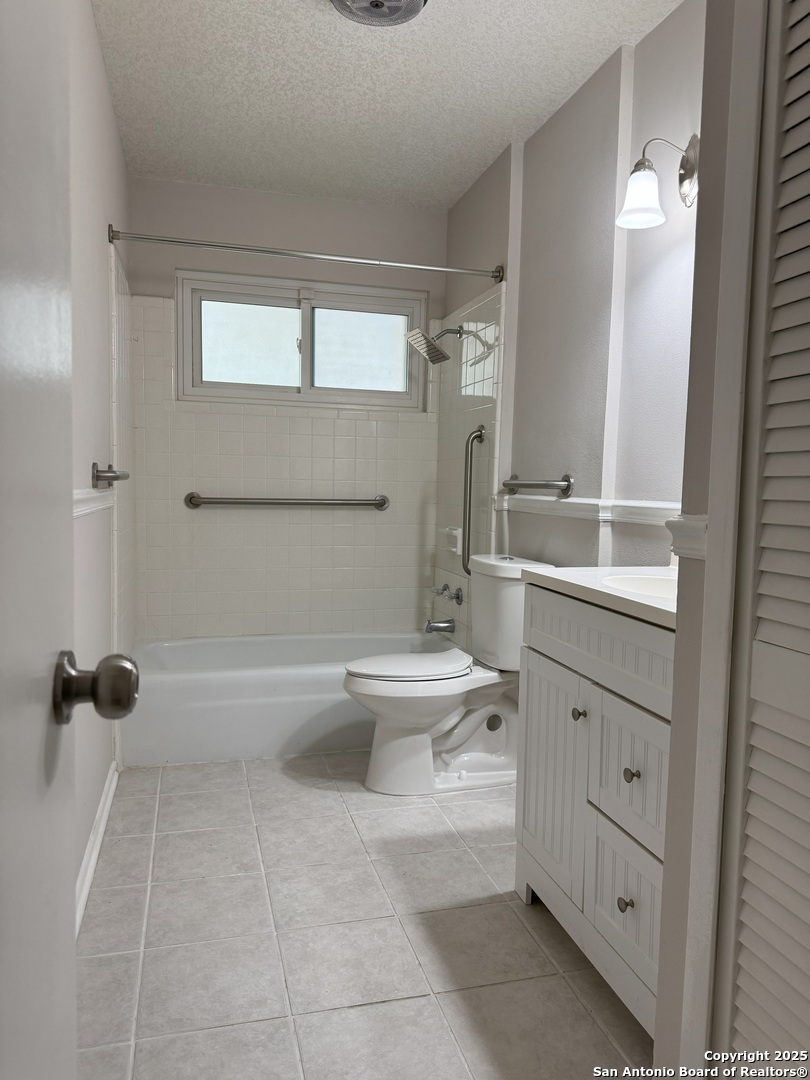 1256 Cibolo Trail Universal City TX 78148