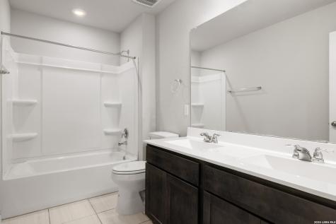 10119 Jardin Verde San Antonio TX 78224