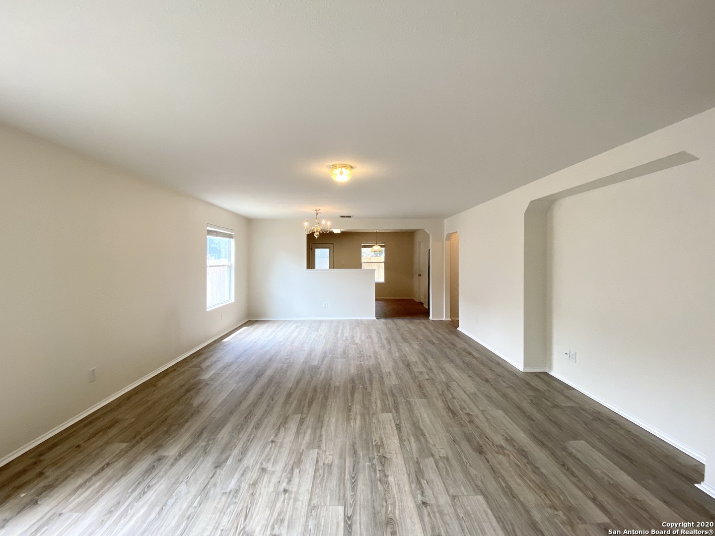 16511 Caballo Valley Selma TX 78154