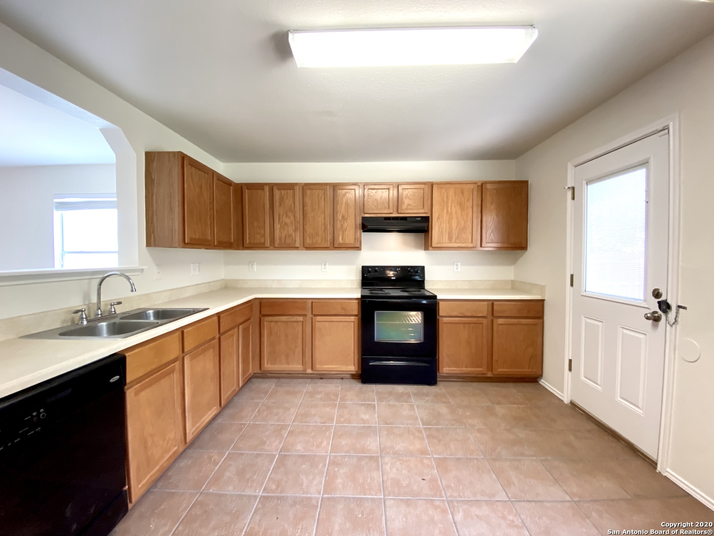 16511 Caballo Valley Selma TX 78154