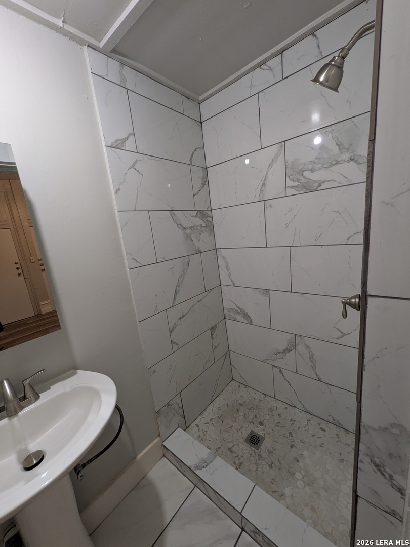 822 E Carson Street San Antonio TX 78208