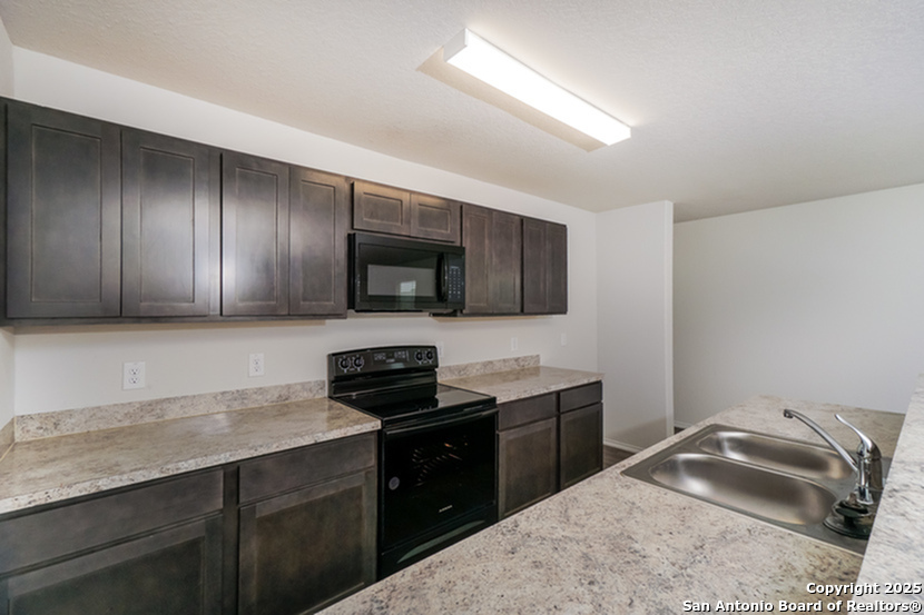 9419 Dogwood Hill San Antonio TX 78211