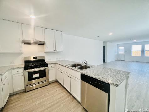 2906 Millikan Drive Converse TX 78109