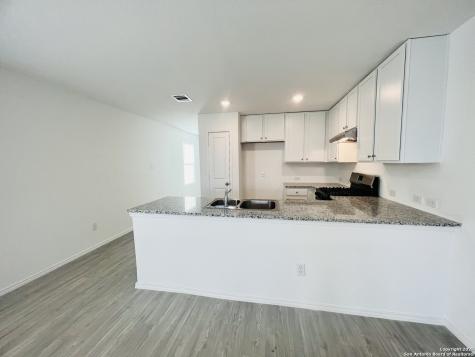 2906 Millikan Drive Converse TX 78109