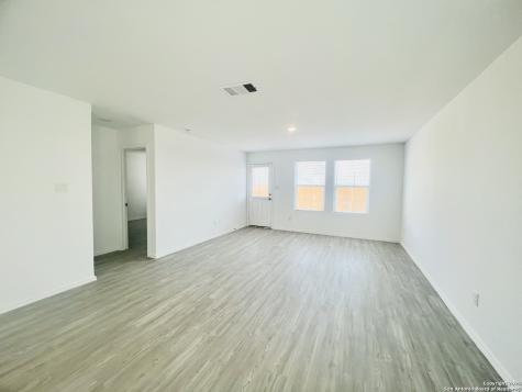 2906 Millikan Drive Converse TX 78109