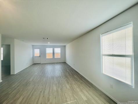 2906 Millikan Drive Converse TX 78109