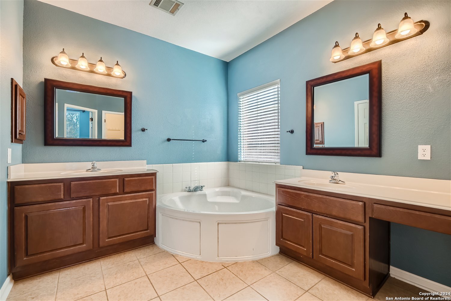 1754 Heavens Peak San Antonio TX 78258