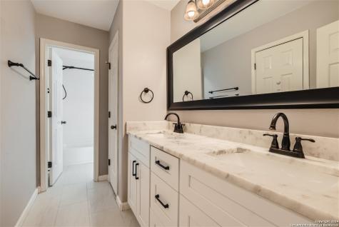 1754 Heavens Peak San Antonio TX 78258