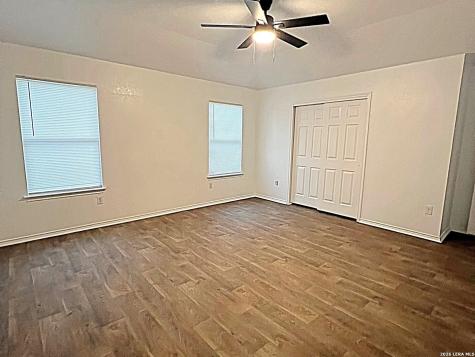 2119 Mobeetie Trail San Antonio TX 78245