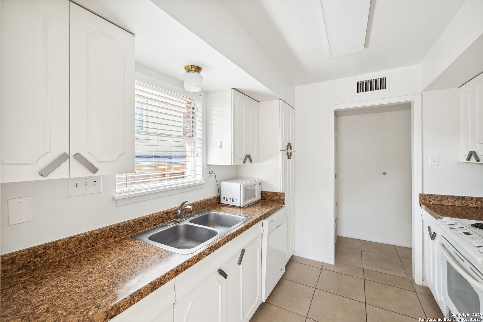 509 E Olmos Drive Olmos Park TX 78212