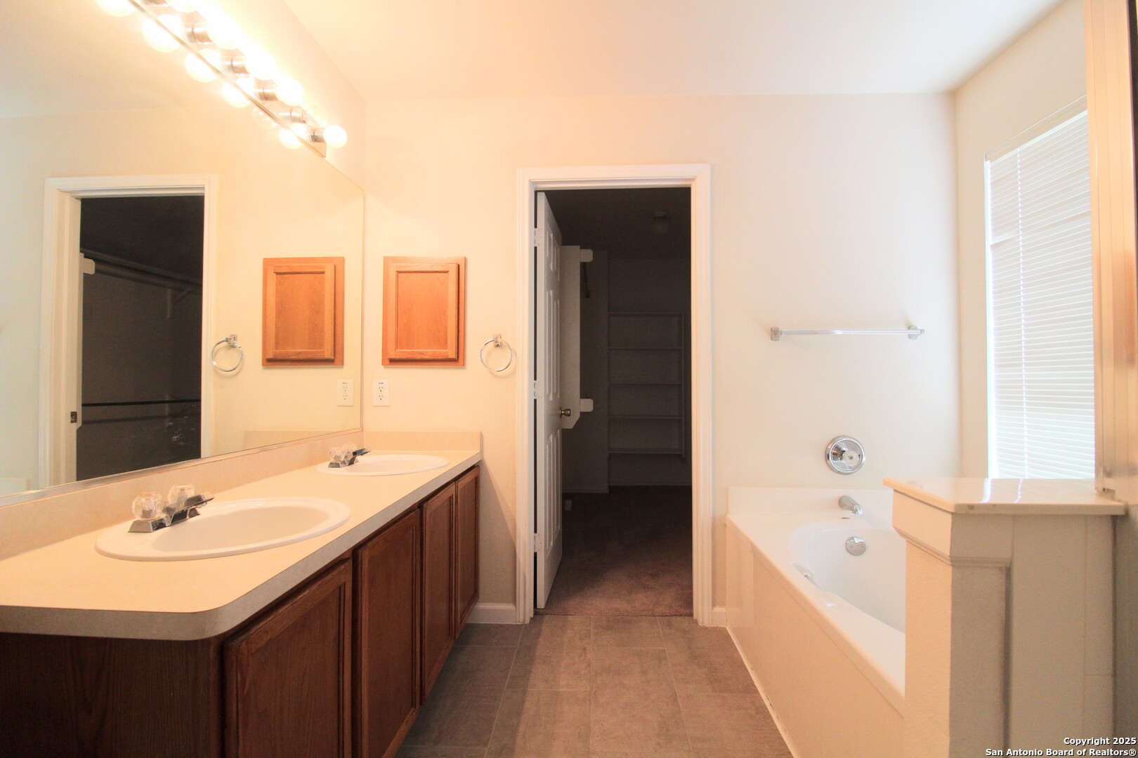 13142 Willowthorn Lane San Antonio TX 78249