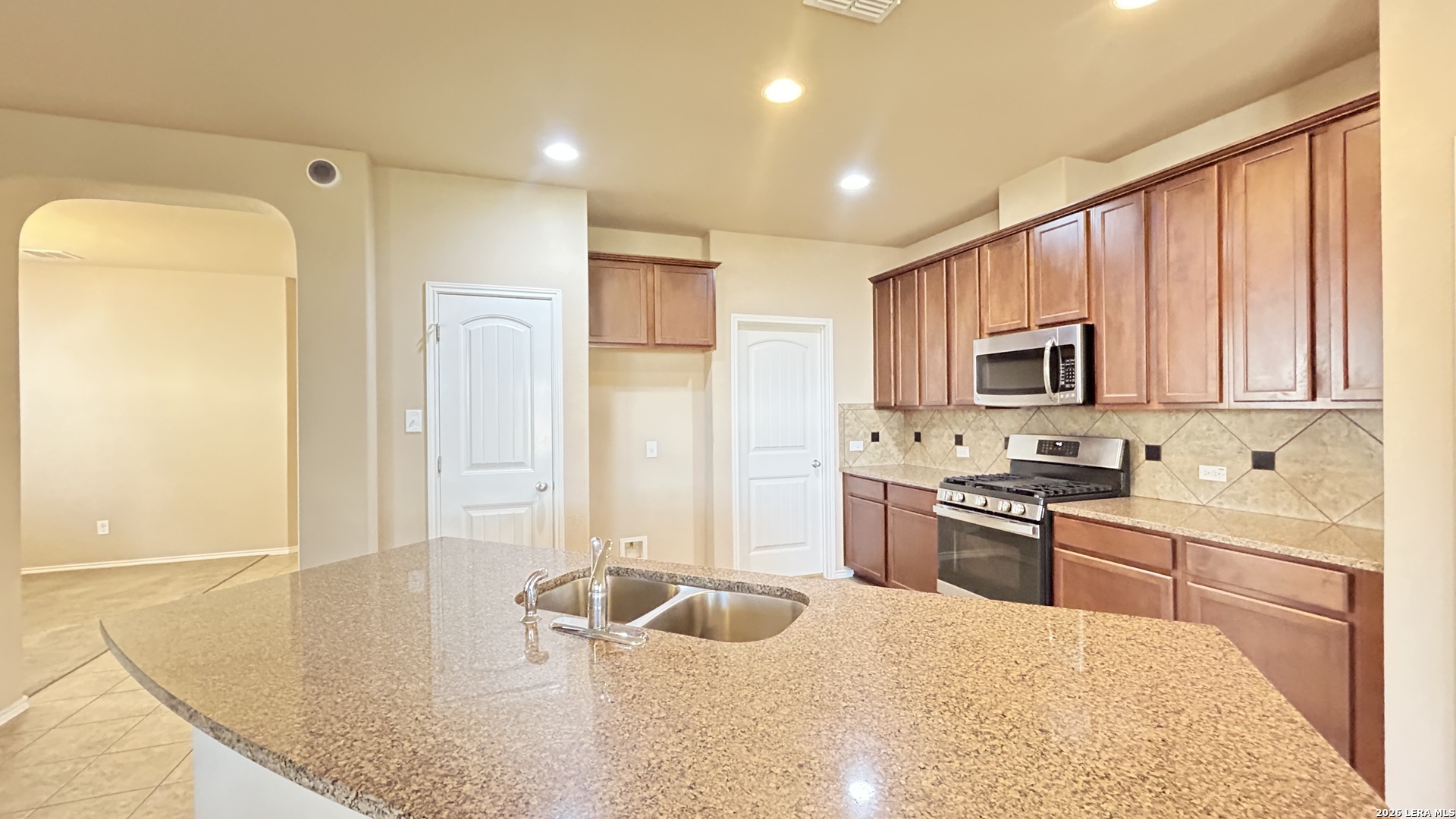 3739 Ox-eye Daisy San Antonio TX 78261