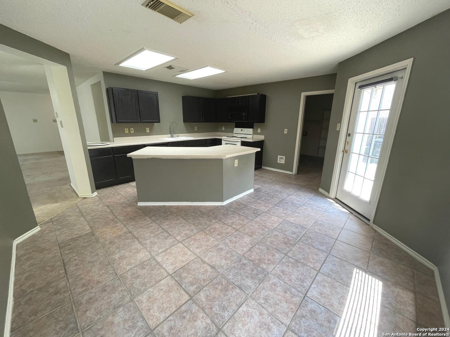 22022 Pelican Creek San Antonio TX 78258