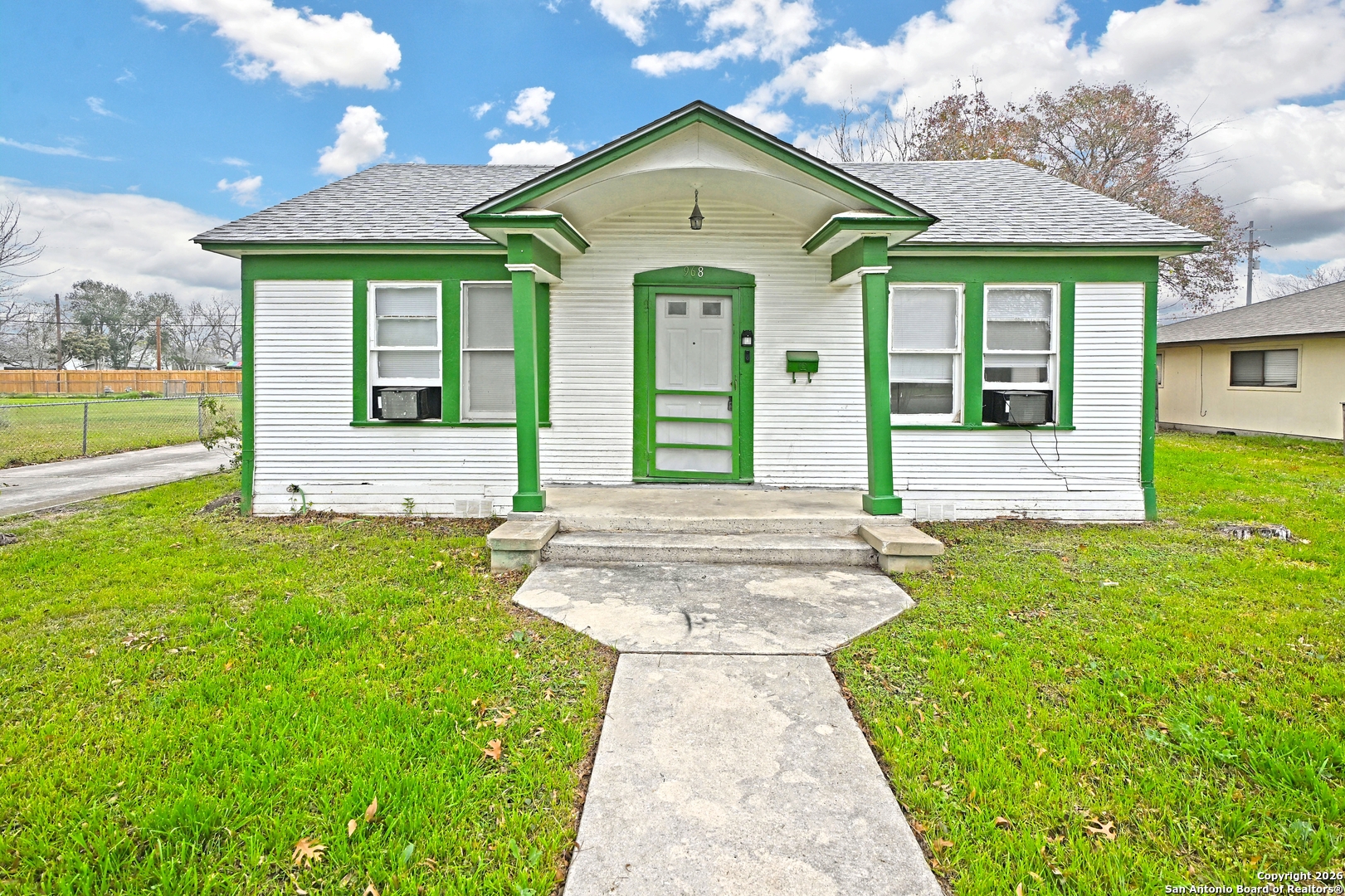 968 E Cedar Seguin TX 78155