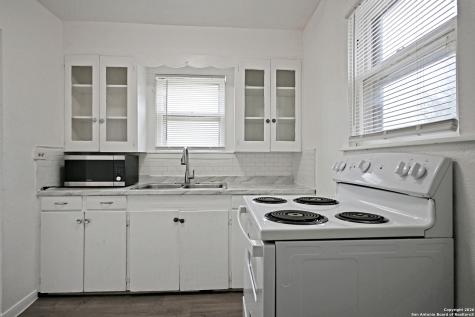 968 E Cedar Seguin TX 78155