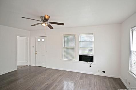 968 E Cedar Seguin TX 78155