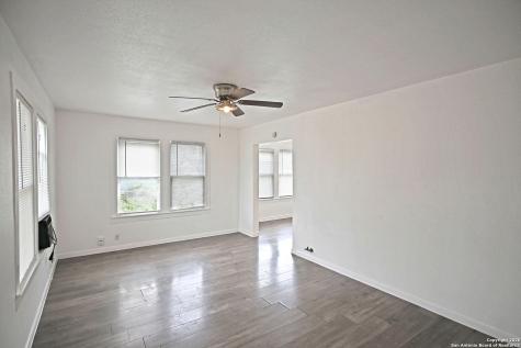 968 E Cedar Seguin TX 78155