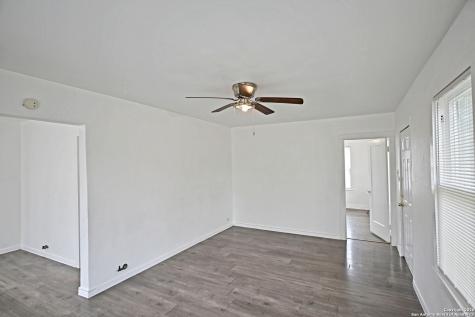 968 E Cedar Seguin TX 78155