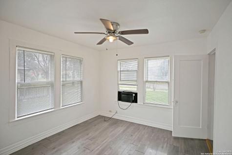 968 E Cedar Seguin TX 78155