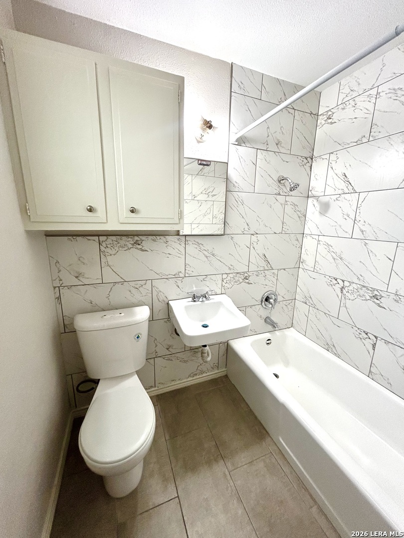 643 W Summit Avenue San Antonio TX 78212