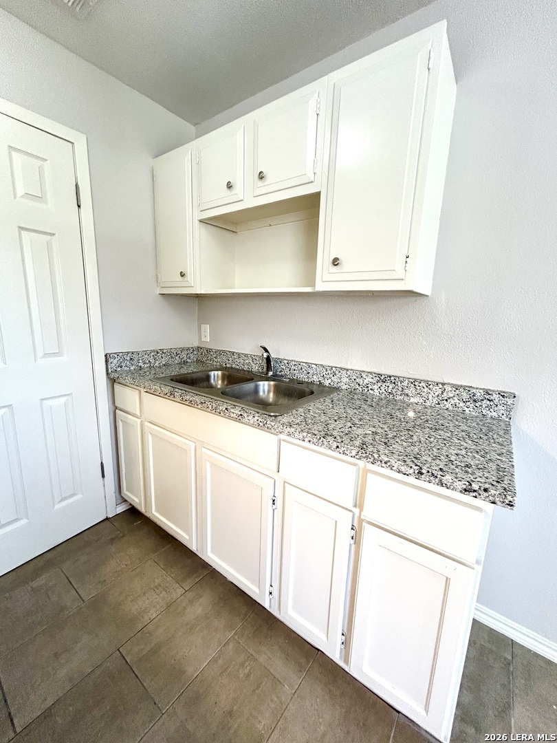 643 W Summit Avenue San Antonio TX 78212