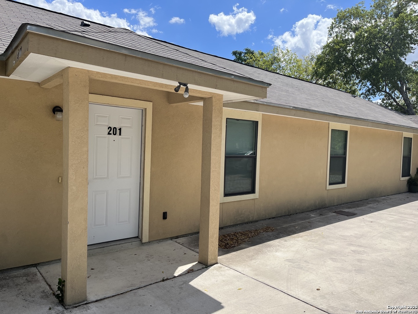 823 Bynum San Antonio TX 78211