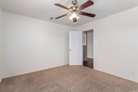 438 Leopard Claw San Antonio TX 78251