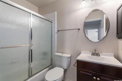 438 Leopard Claw San Antonio TX 78251