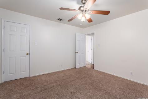 438 Leopard Claw San Antonio TX 78251