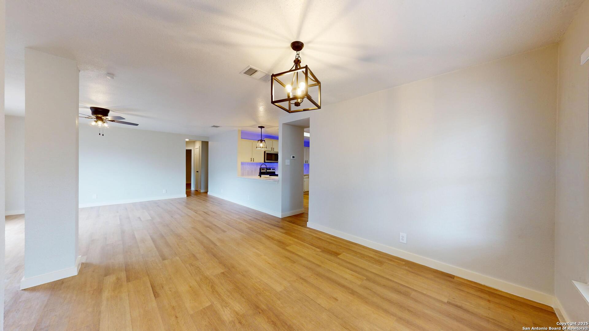 2211 Muddy Peak San Antonio TX 78245