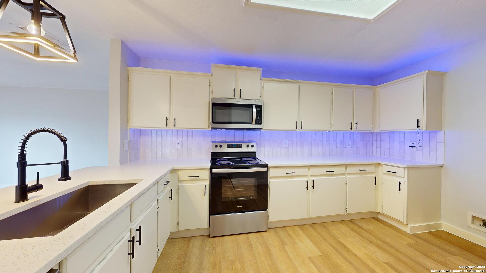 2211 Muddy Peak San Antonio TX 78245