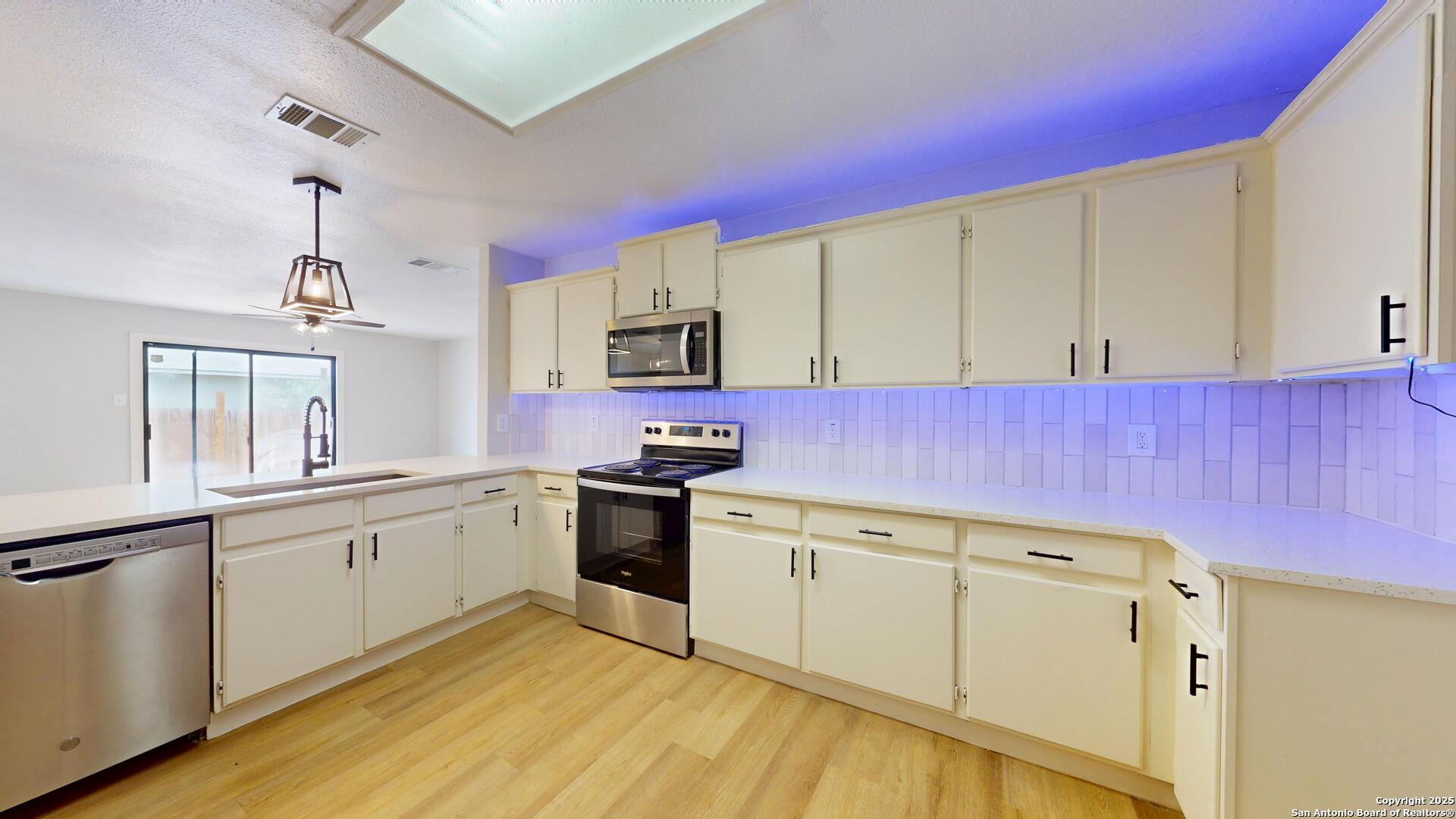 2211 Muddy Peak San Antonio TX 78245