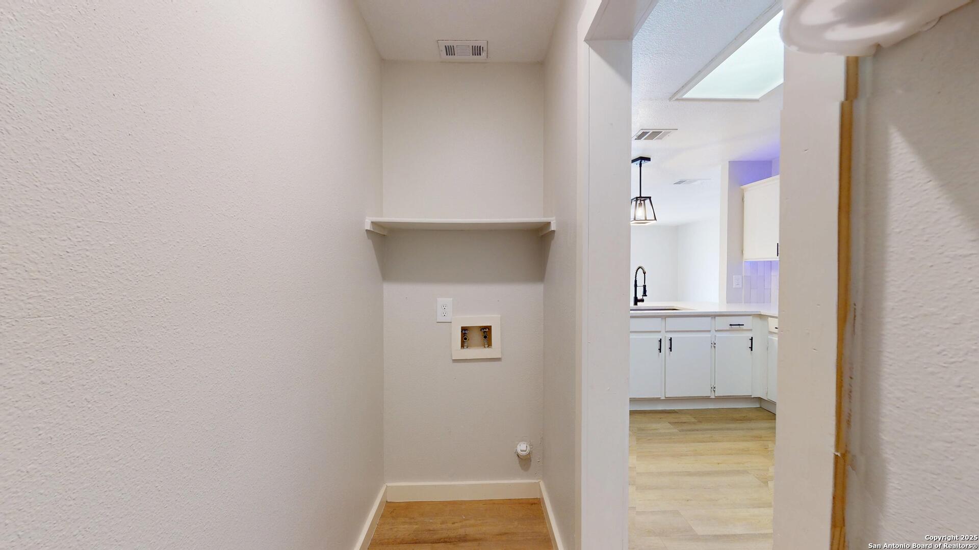 2211 Muddy Peak San Antonio TX 78245