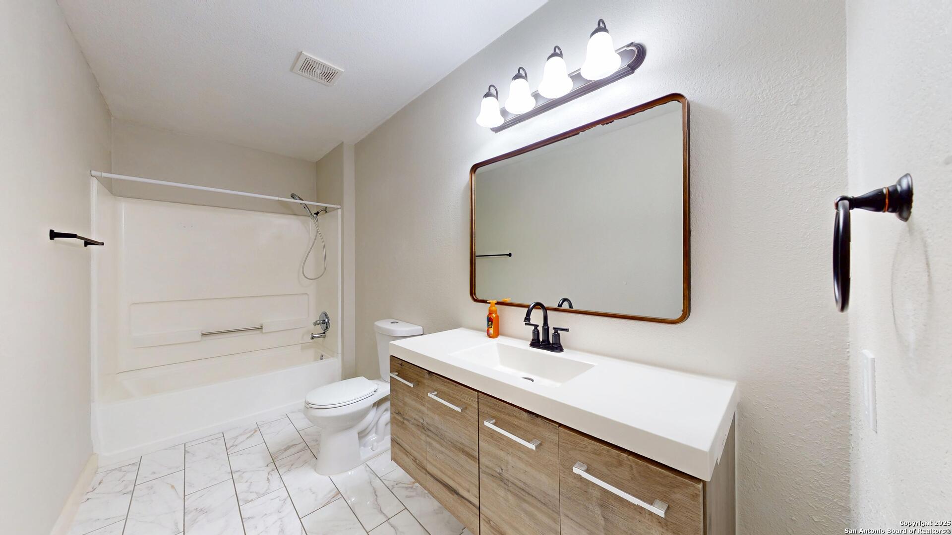 2211 Muddy Peak San Antonio TX 78245