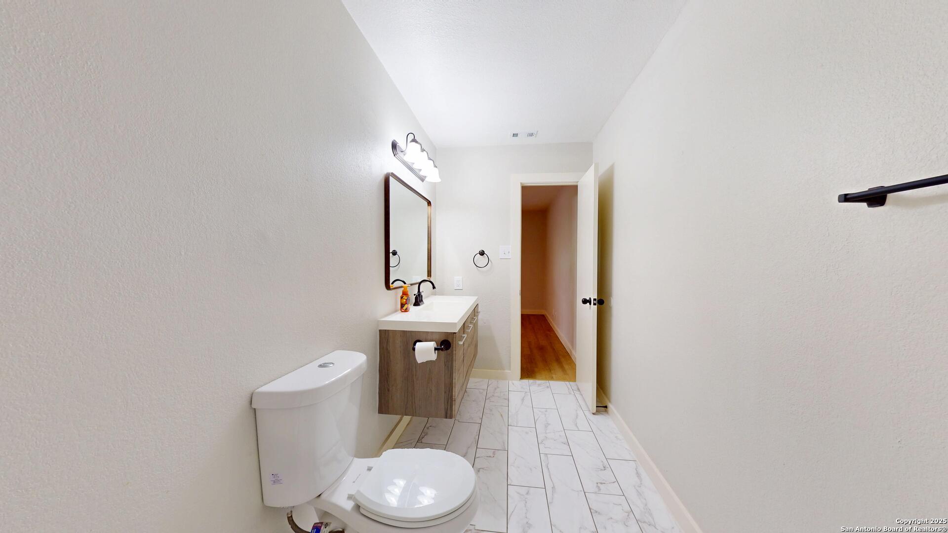 2211 Muddy Peak San Antonio TX 78245